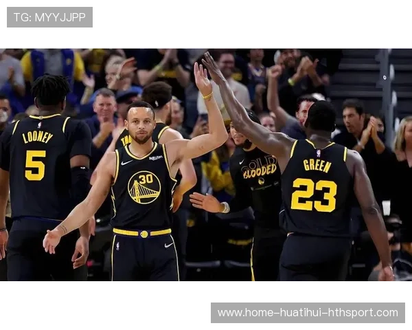 勇士大胜太阳，库里和穆迪带领球队轻松取胜，库里经典比赛勇士vs奇才