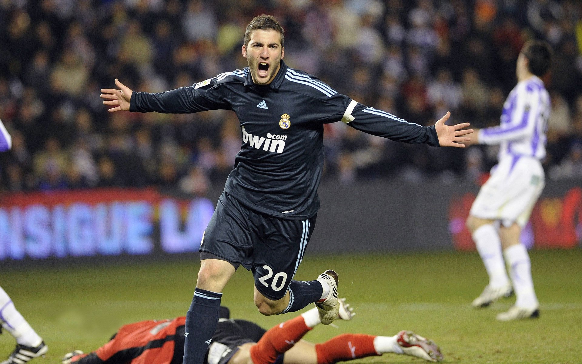 世界杯战术报告:高位压迫+快速转移成为新趋势